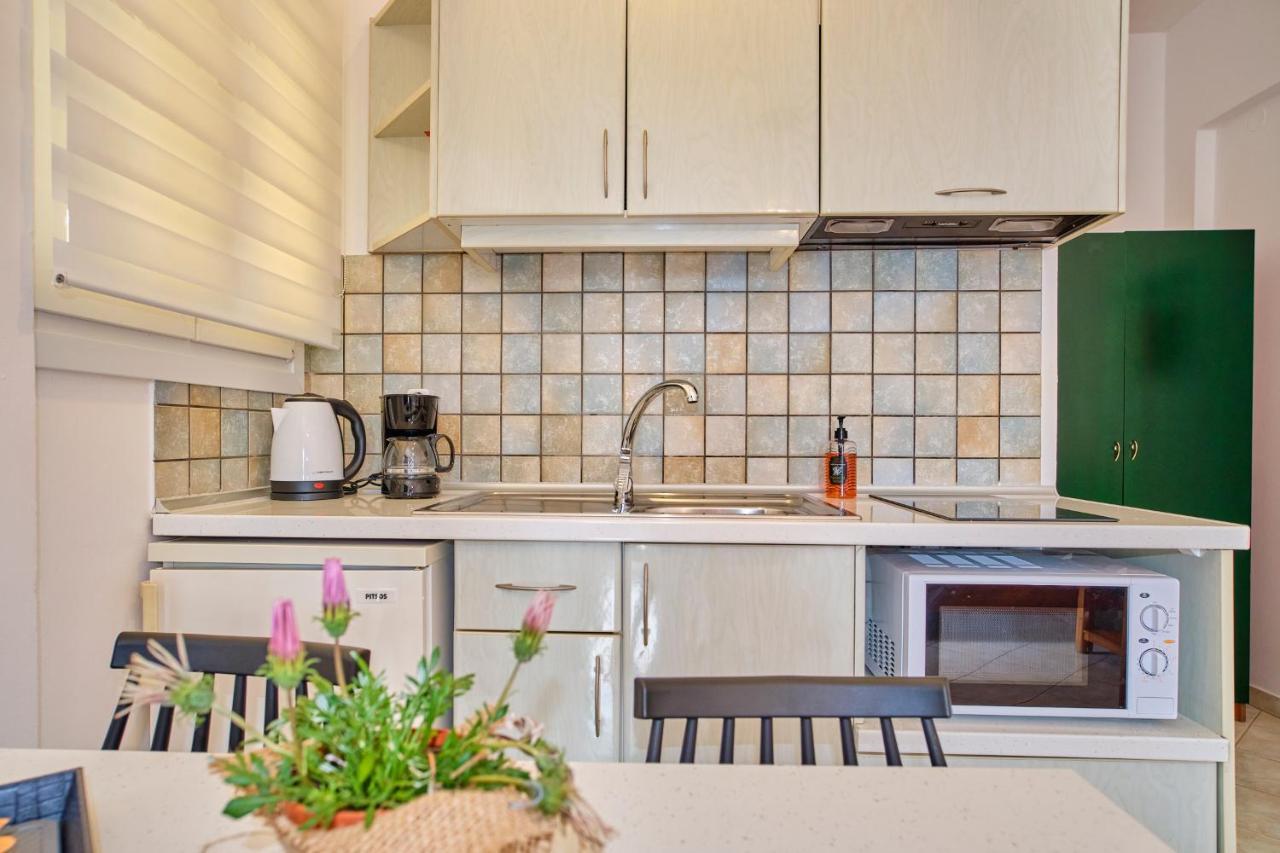 Logas Beach Studios Peroulades  Екстериор снимка