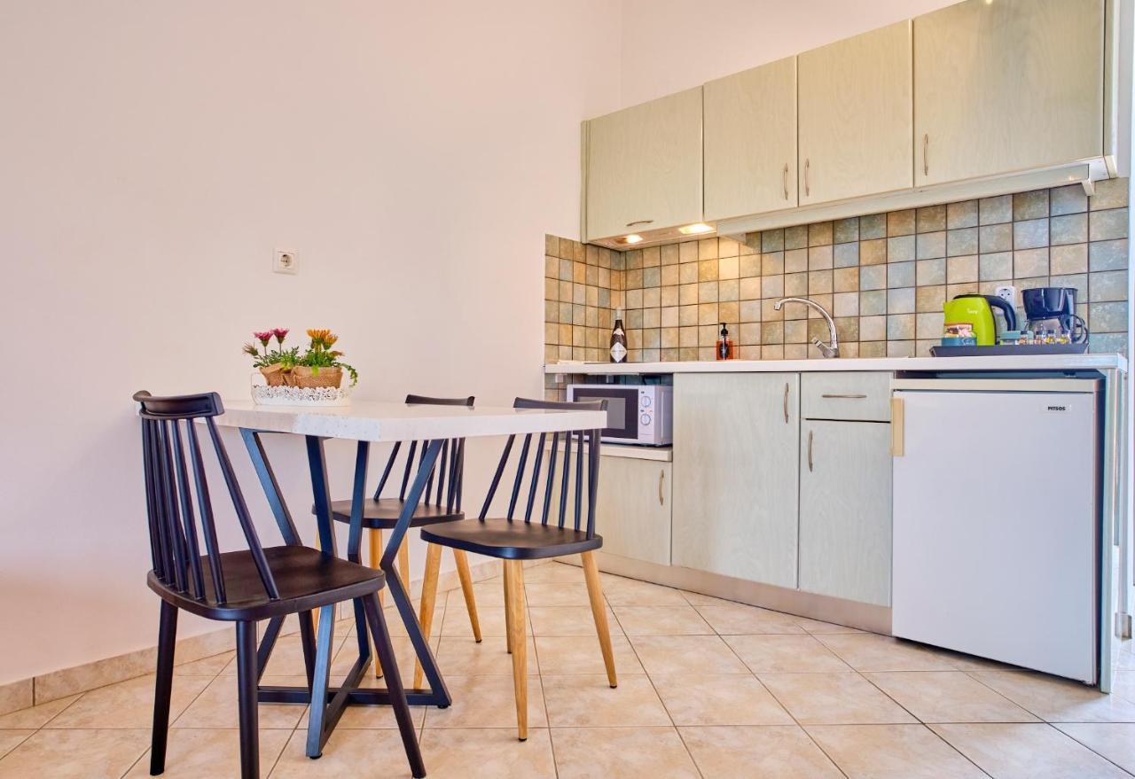 Logas Beach Studios Peroulades  Екстериор снимка