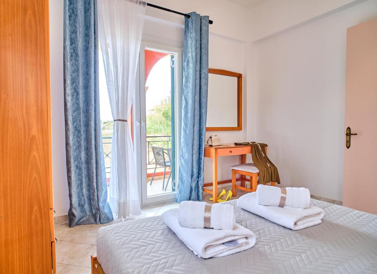 Logas Beach Studios Peroulades  Екстериор снимка