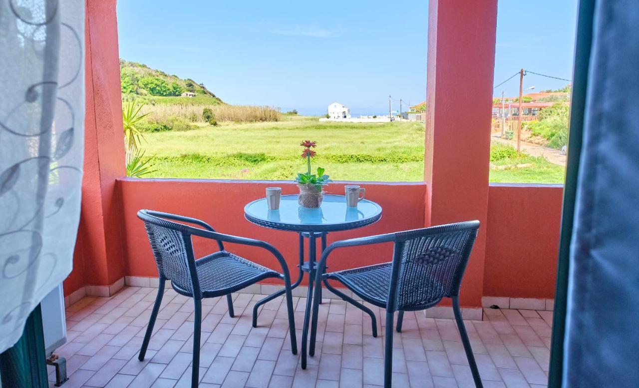 Logas Beach Studios Peroulades  Екстериор снимка