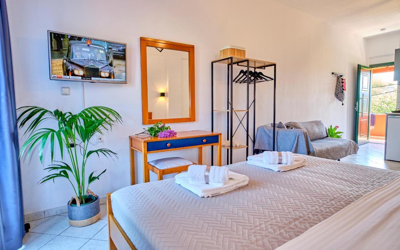 Logas Beach Studios Peroulades  Екстериор снимка