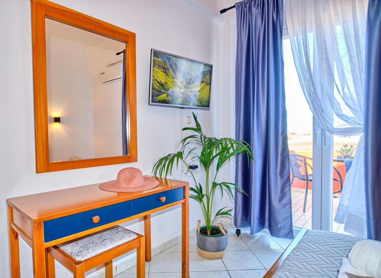 Logas Beach Studios Peroulades  Екстериор снимка