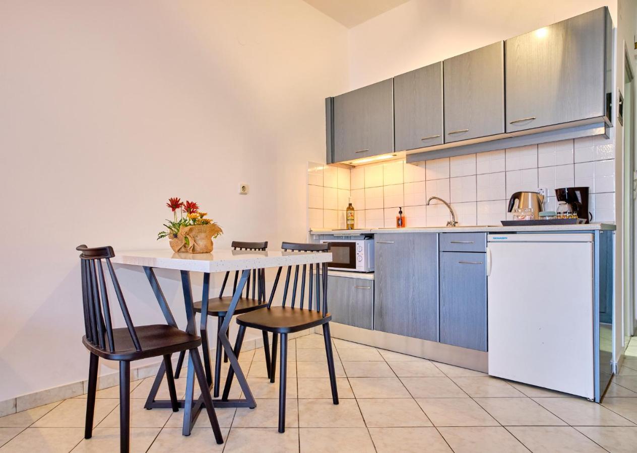 Logas Beach Studios Peroulades  Екстериор снимка