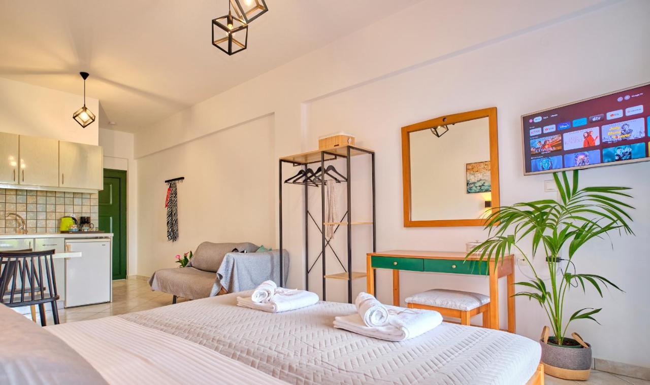Logas Beach Studios Peroulades  Екстериор снимка