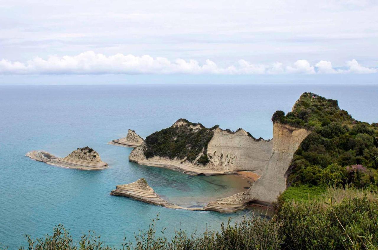 Logas Beach Studios Peroulades  Екстериор снимка