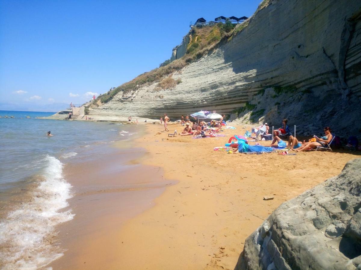 Logas Beach Studios Peroulades  Екстериор снимка